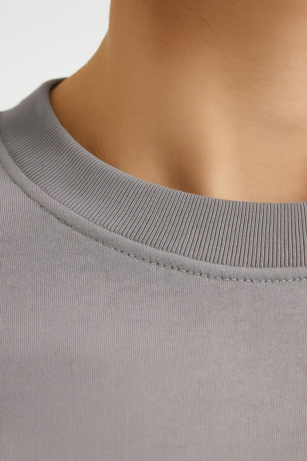 Herre T-shirt i Bomuld – Åndbar Kortærmet Rund Hals – Jerngrå