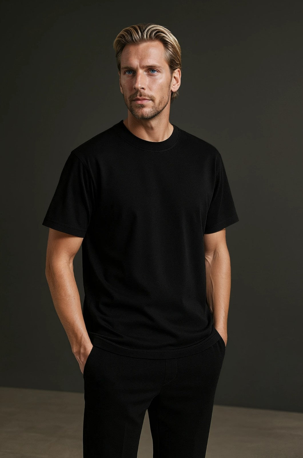 Herre T-shirt i Bomuld – Åndbar Kortærmet Rund Hals – Kulsort