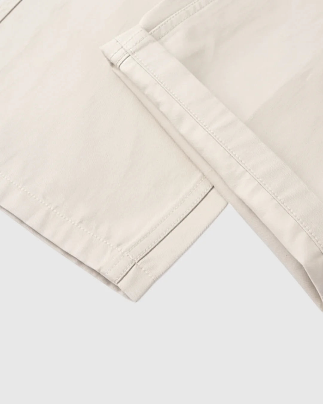 Herre Chinos i Sandy Beige – Løs Pasform