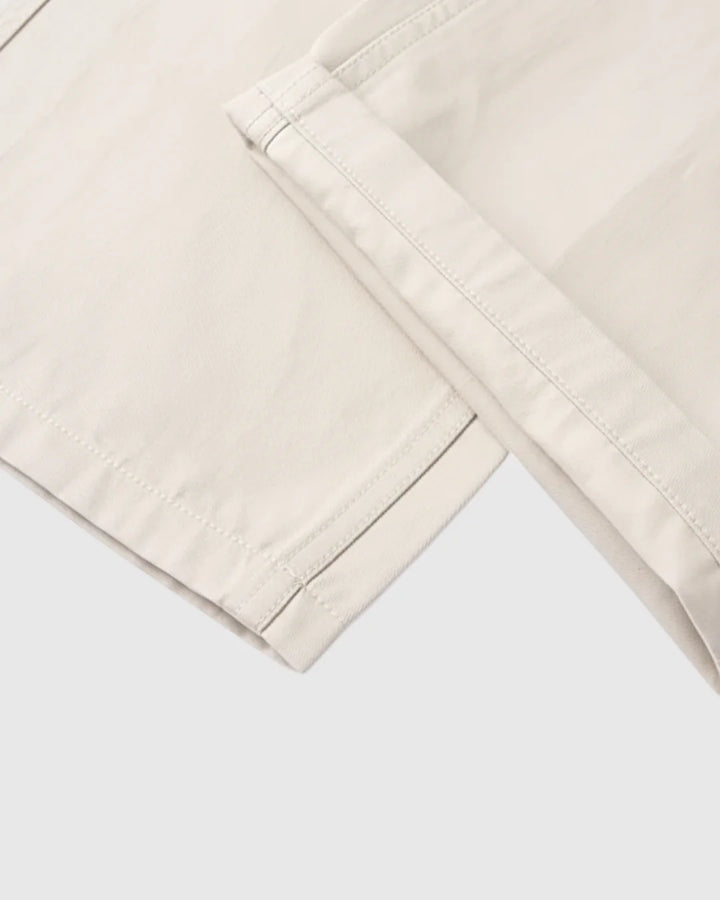 Herre Chinos i Sandy Beige – Løs Pasform