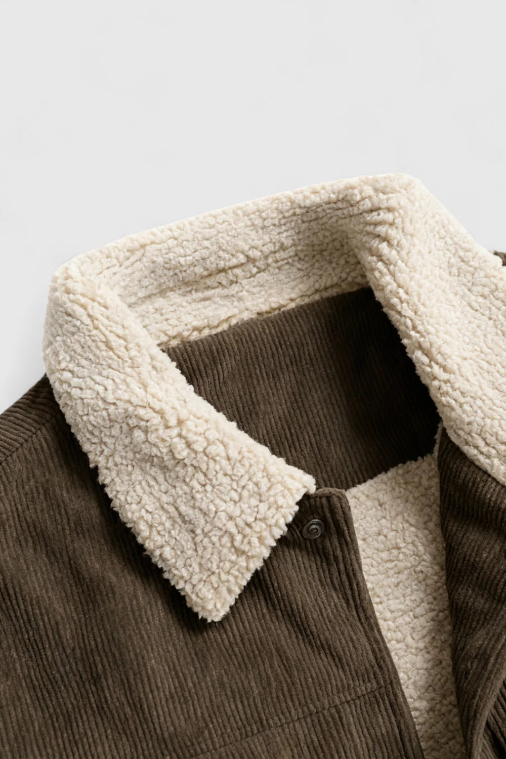 Herrejakke i fløjl med sherpa-krave og trykknapper - Kaffebrun